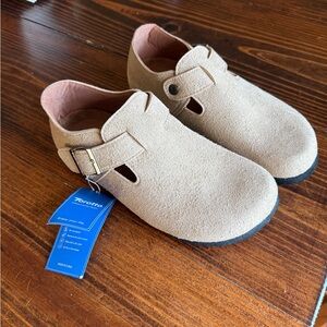Torotto New with Tags Tan Footbed Clog EU40